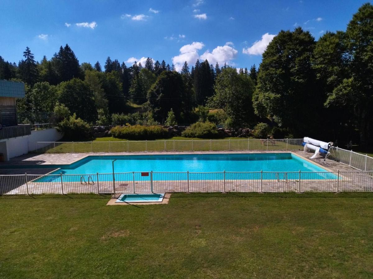 Studio Le Lacuzon Avec Piscine Et Tennis Exterieurs Les Rousses Exteriör bild
